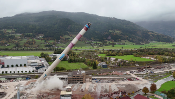 Sprengung des 145 m hohen „Langer Ernst“